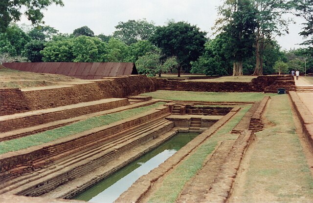 Sigiirya rock garden