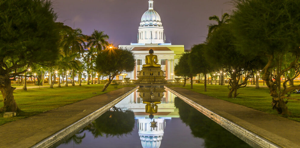 colombo city tour - town hall colombo Sri Lanka