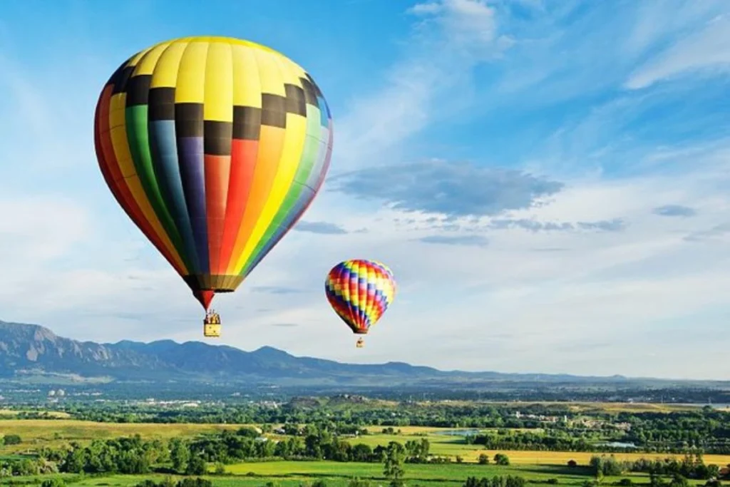 sunrise hot air balooning in Kandalama