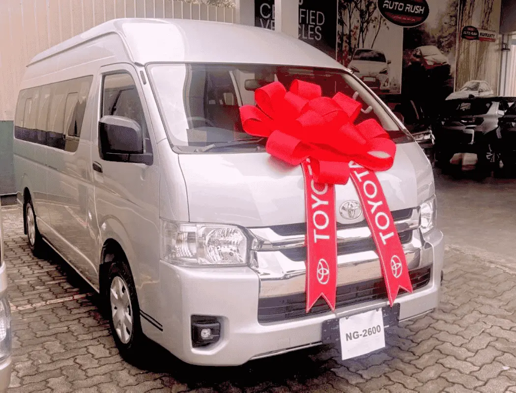 toyota-kdh-223R-passenger-van